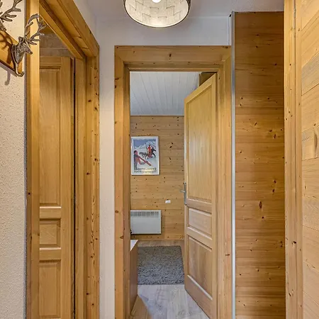 Cry, Alpes Agency, Chamonix, Sleeps 2-4 * Chamonix